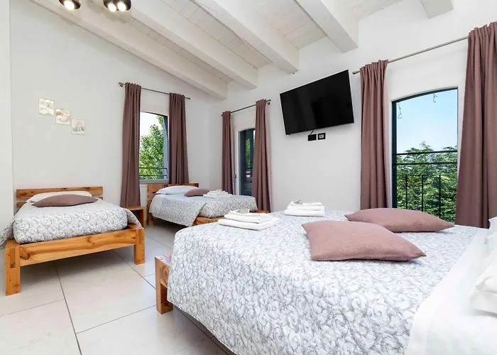 La Pineta Del Borgo Gasthof 3*