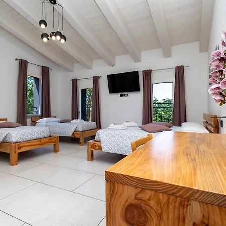 בית הארחה La Pineta Del Borgo