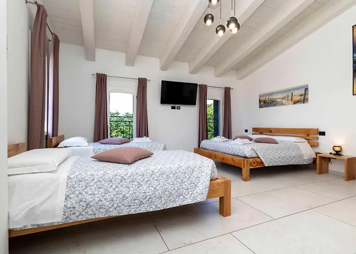 La Pineta Del Borgo Affittacamere 3*